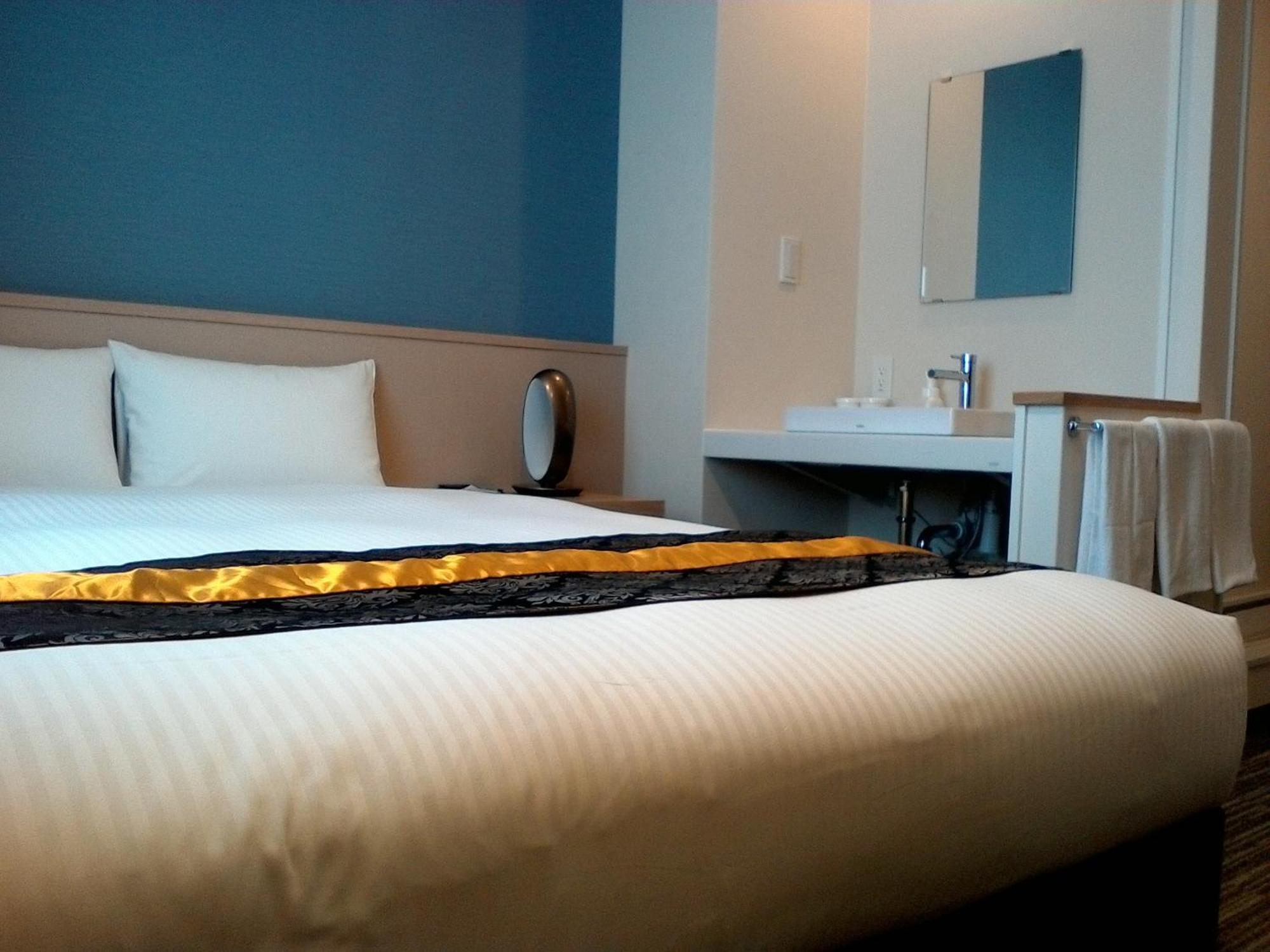 Bande Hotel Osaka Buitenkant foto